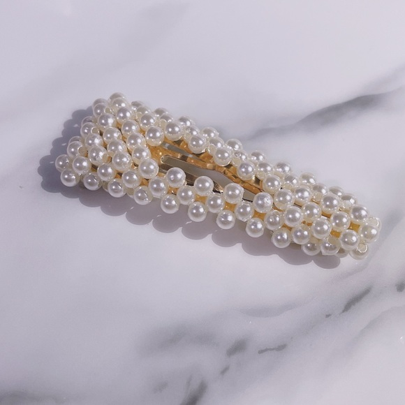 🍬2/$15 Brand New Oversized Faux Pearl Hair Barrette Hair Clip Statement Piece - Picture 1 of 4